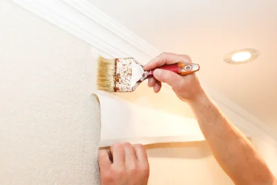Pose de papier peint à Cantaron — revêtements muraux et toiles de verre